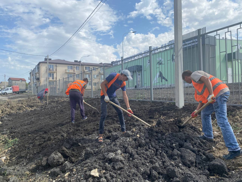 У нового центра единоборств в Анапе благоустраивают территорию