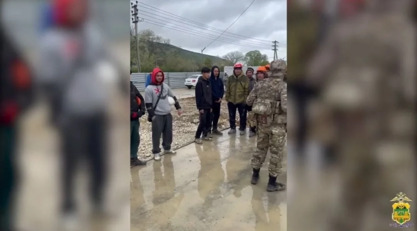 На стройке под Анапой выявили 33 приезжих: часть работала без патента