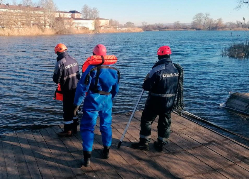 Леонид Красноруцкий поздравил спасателей и ветеранов спасательных служб