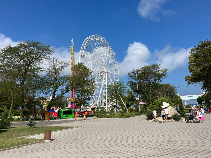 Городу-курорту нужен свой Сочи Парк: анапчане обсуждают недетские цены на аттракционы