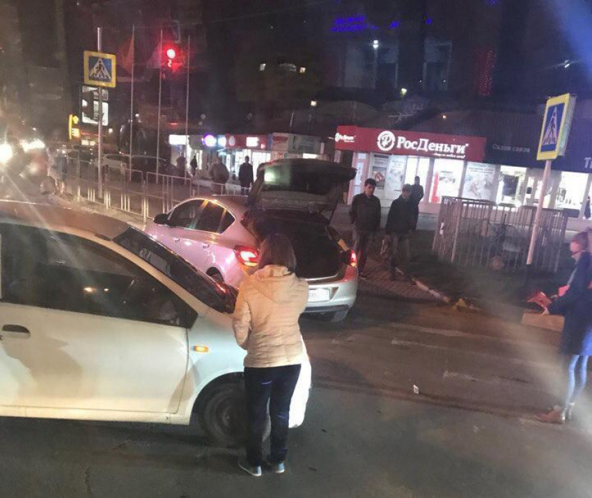 В Анапе возле Южного рынка  «кореец» врезался в иномарку