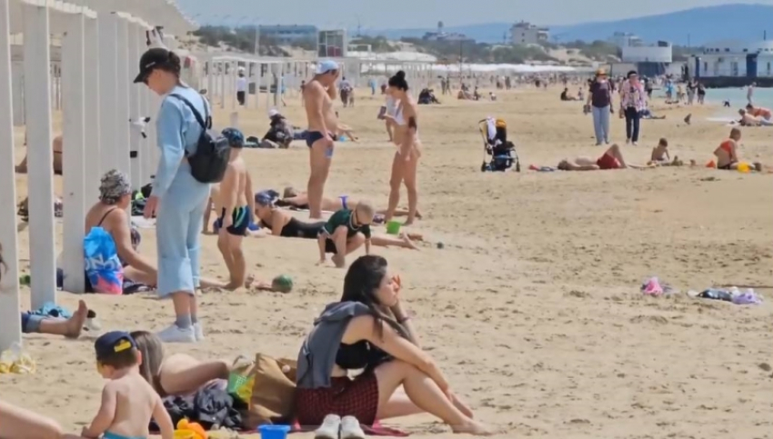 На чиле, на расслабоне: обстановка на пляжах Витязево