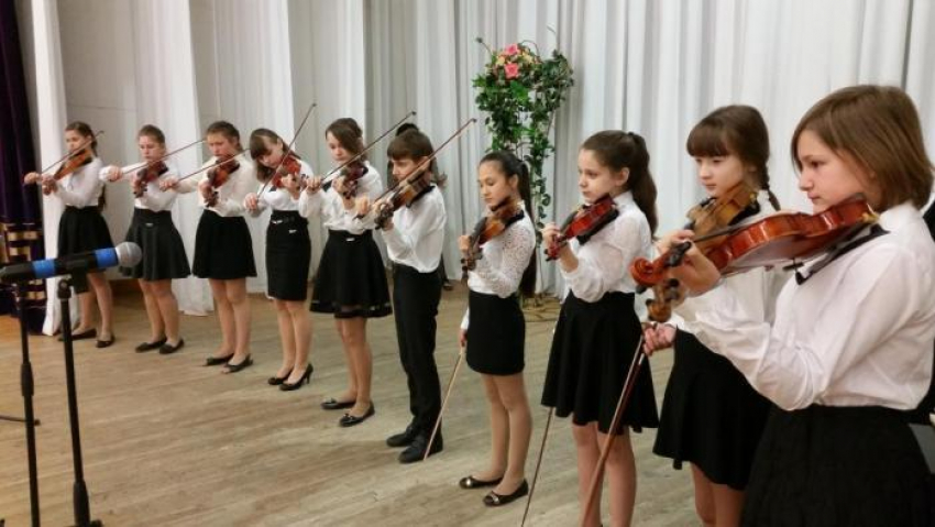 В Анапе ученики и преподаватели играли классику