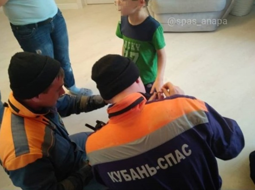 В Анапе 7-летний мальчик едва не остался без пальца