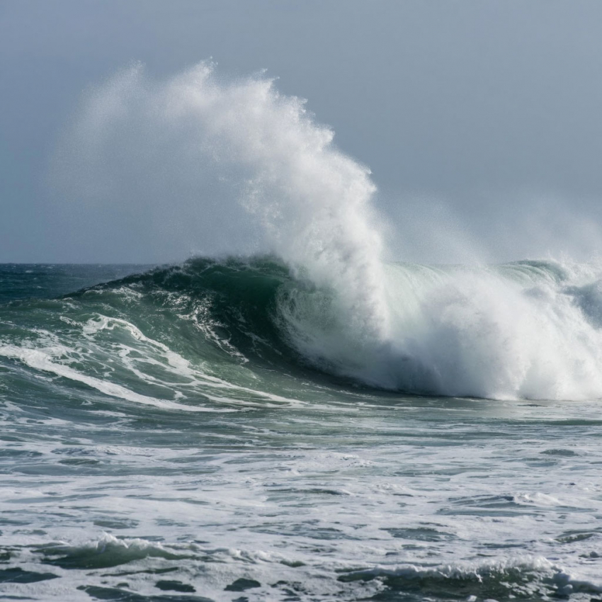 В Анапе объявлен режим повышенной готовности из-за шторма с волнами до 6 метров