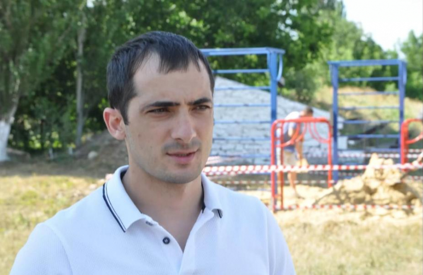 Анапский предприниматель Игнат Рябченко помогает обустроить стадион в Цибанобалке