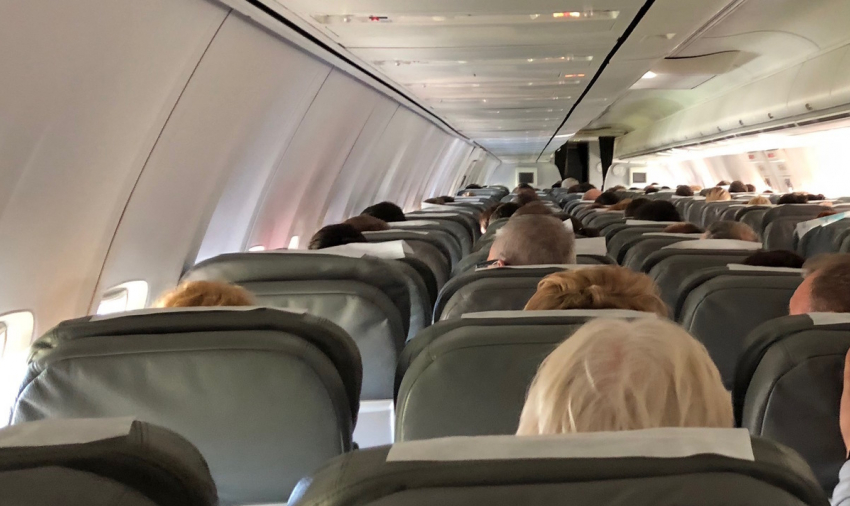 Самолёт, на котором Розенбаум оказывал медпомощь пассажирке, хотели посадить в Анапе