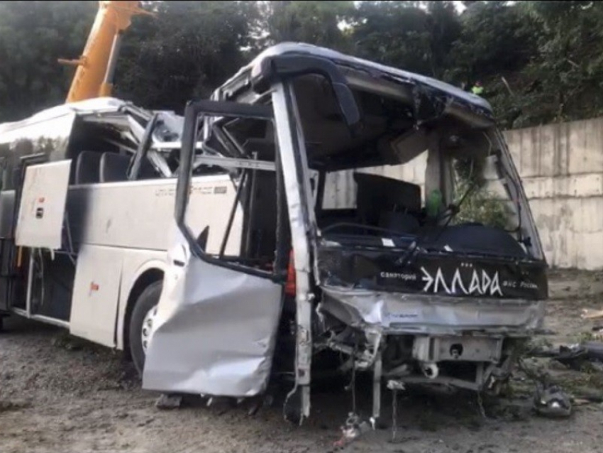 Названа причина ДТП с туристическим автобусом из Анапы, улетевшем в обрыв