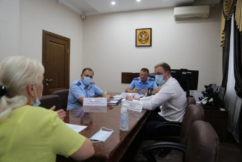 Анапчане, которые не могут получить компенсацию, пожаловались прокурору Кубани