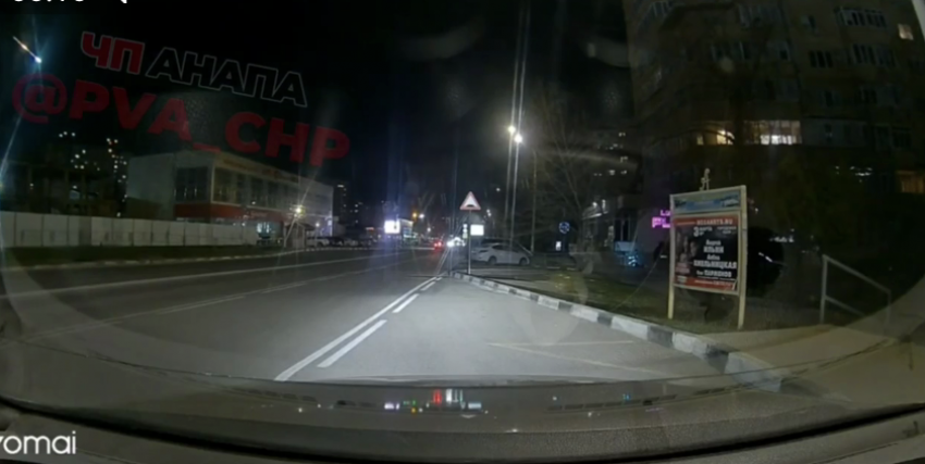 Жители Анапы сняли падающий метеорит над Черным морем - видео