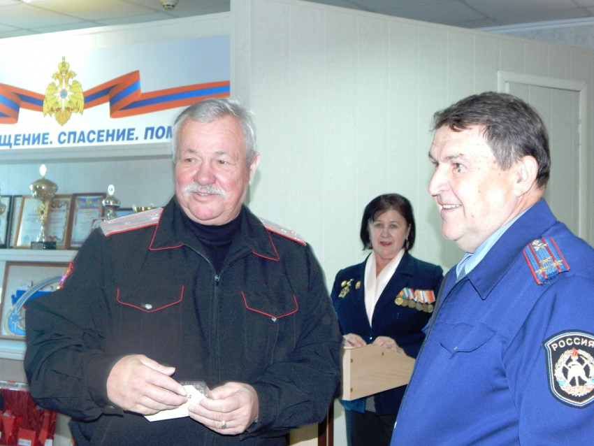 Медалями «За отличие в борьбе с огнем» в Анапе награждали добровольцев