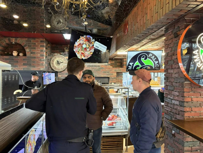 В Анапе прошёл рейд по выявлению незаконных мигрантов в кафе и фастфуде