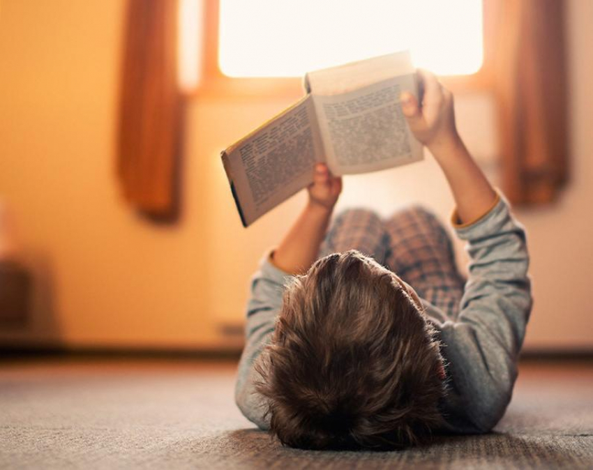Дети читают книжки для взрослых: анапчанка возмущена содержанием детских изданий