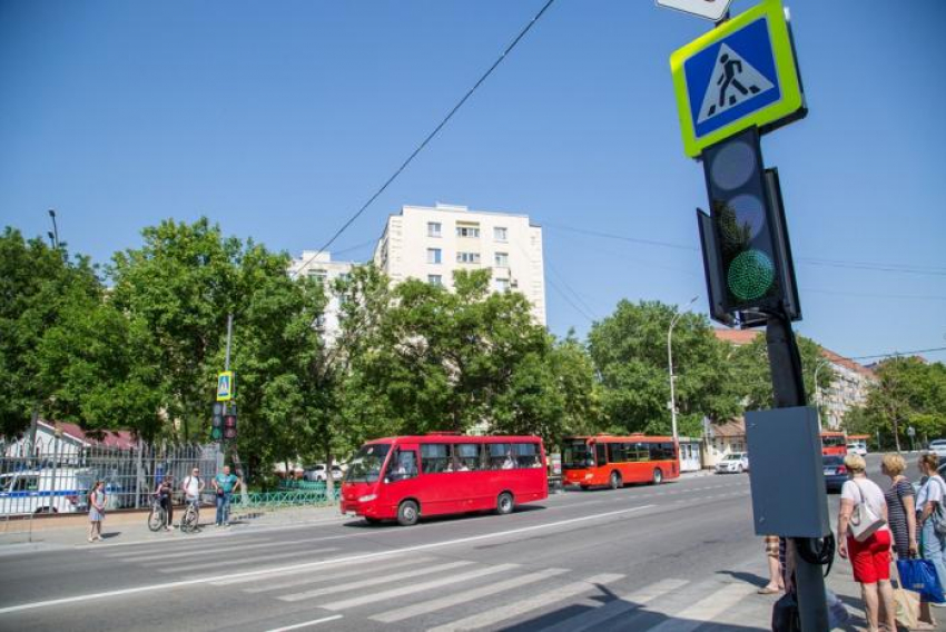 Почему улицы Астраханская, Владимирская и Гребенская в Анапе называются именно так?