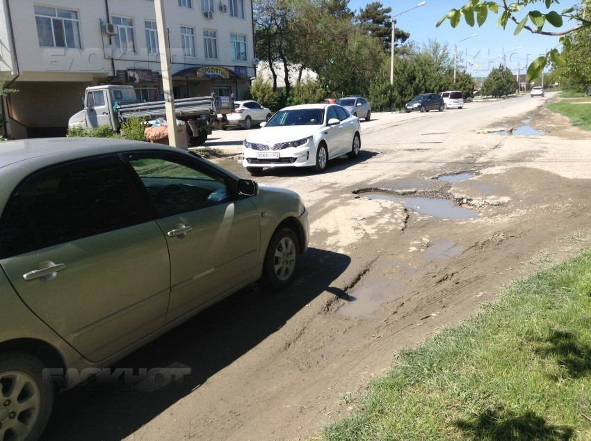 Чиновники администрации разводят демагогию о ремонте дороги в станице Анапской