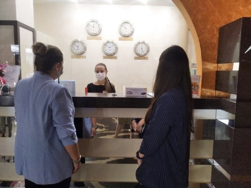 В Анапе, более чем в 10 гостиницах выявлены нарушения антиковидных правил