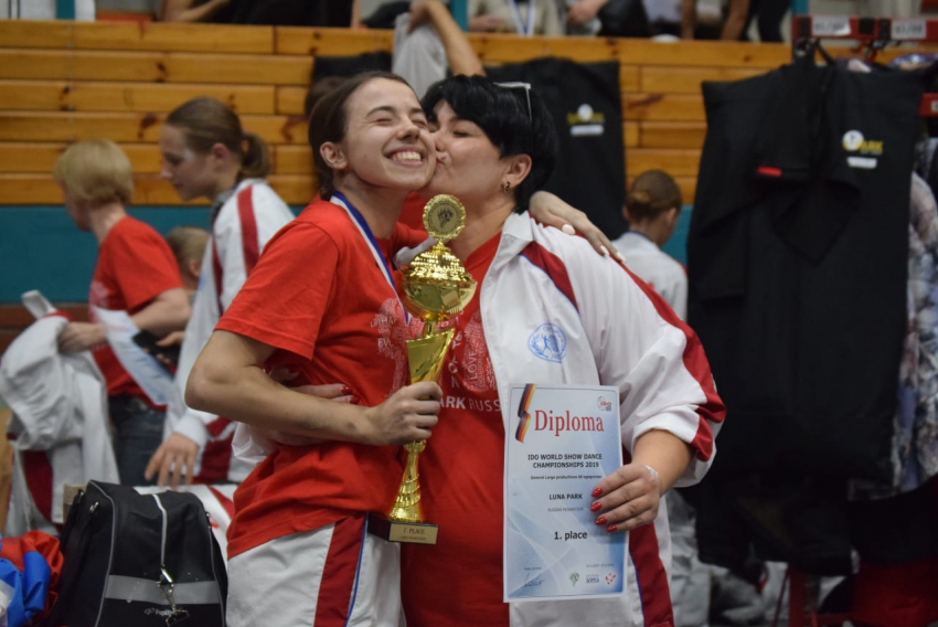 Виолетта Кабанова: «Мы победили!» Анапский коллектив «Луна-парк» взял золото на Чемпионате мира