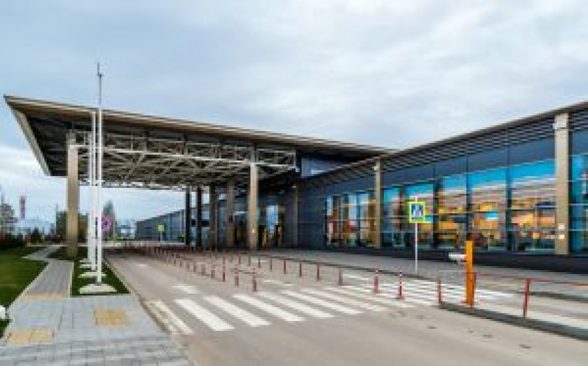 На поддержку закрытых аэропортов в Анапе и еще 10 городах выделили еще более 2 млрд рублей