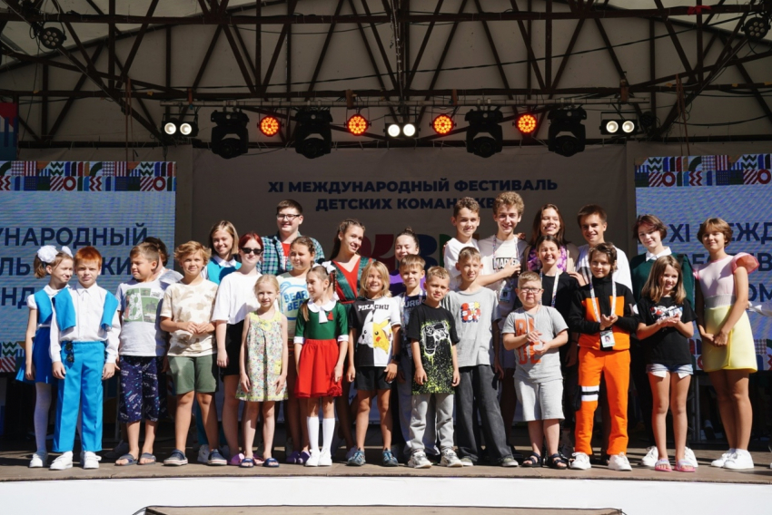 Международный фестиваль детских команд КВН проходит в Анапе