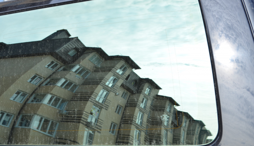 Кто чаще покупает жильё на собственные средства: мужчины или женщины?