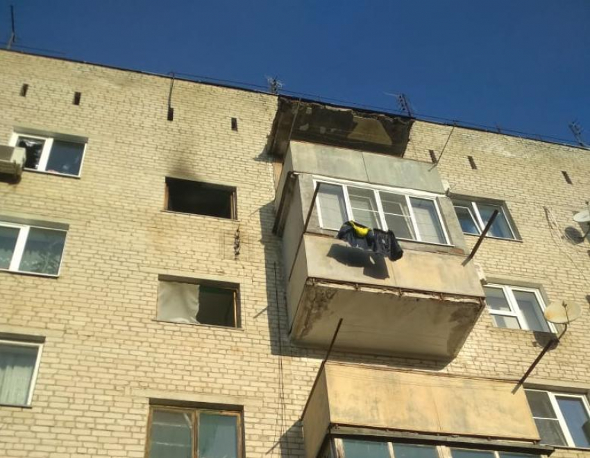В Анапе загорелась квартира: эвакуировали 5 человек, одного доставили в больницу с ожогами