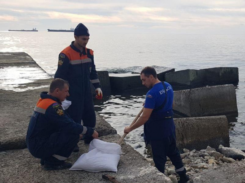 В Туапсе вылился мазут, но не в море 