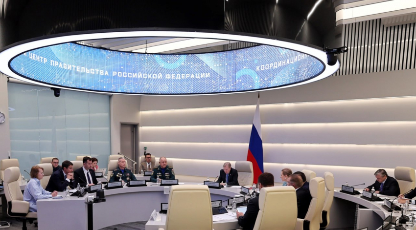 В правительстве обсудили ситуацию с мазутом в Черном море 