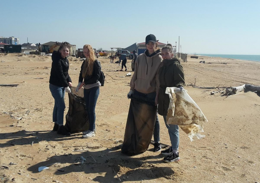 ﻿Пляж станицы Благовещенской под Анапой очистили от мусора