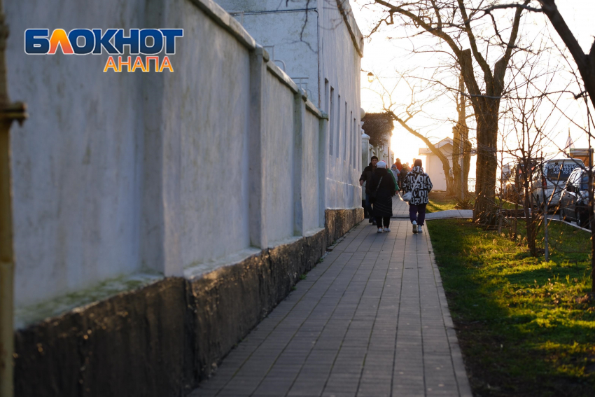 В День марципана в Анапе холодно и снежно