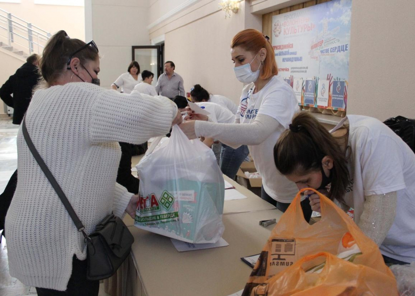 Работники культуры в Анапе собрали более 2 тонн продуктов и вещей для жителей Донбасса