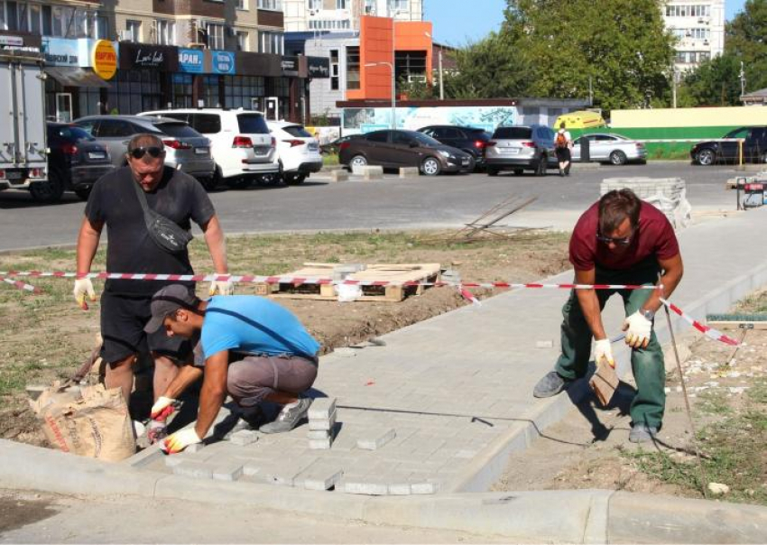 В Анапе на улице Ленина привели в порядок «народную тропу"