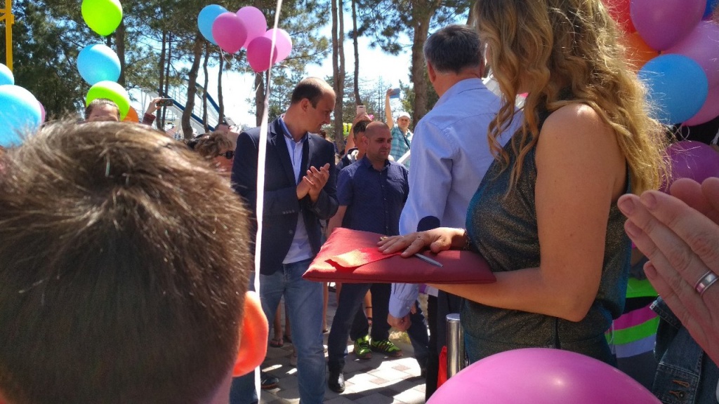 LQkUz1U857c.jpg LQkUz1U857c.jpg